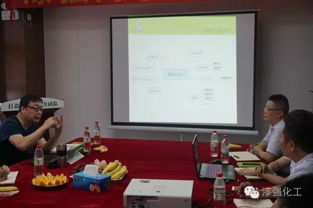 王鹏辉老师认真为雏鸟APP品牌的发展把脉诊断